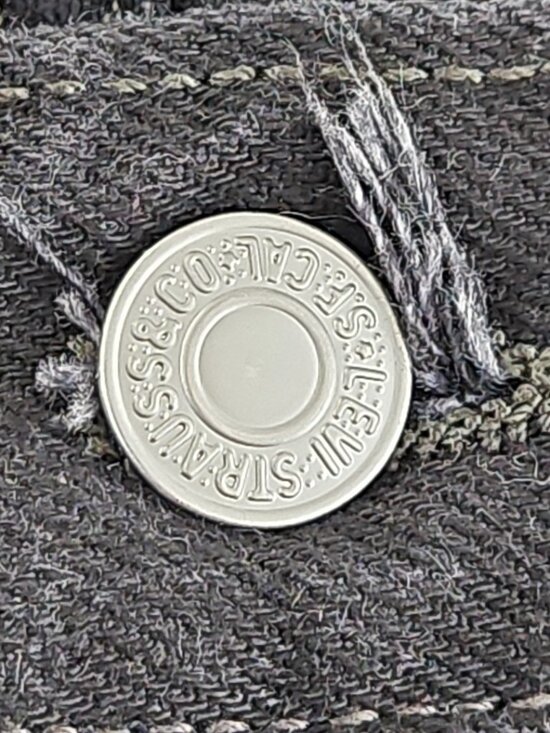 Levi's 501 Jeans Men's 44x32 Black Button Fly Straight Leg Classic Fit - Picture 4 of 16